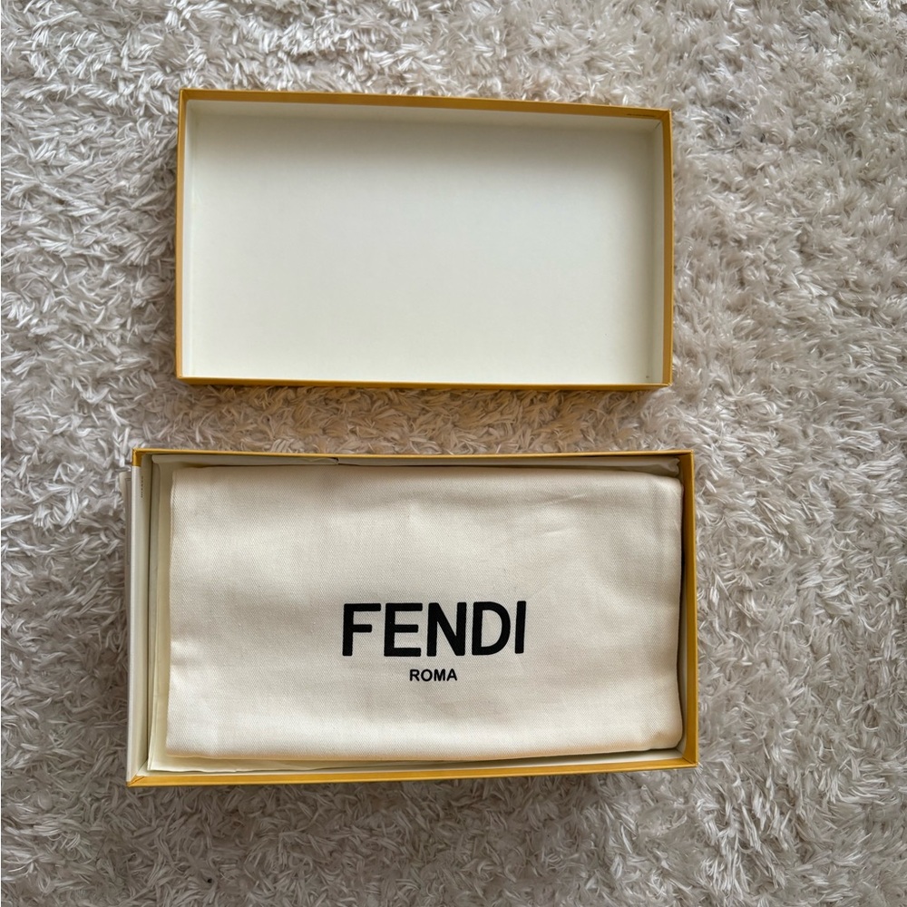 Authentic Fendi Pink Heels with Box - Picture 9 of 10